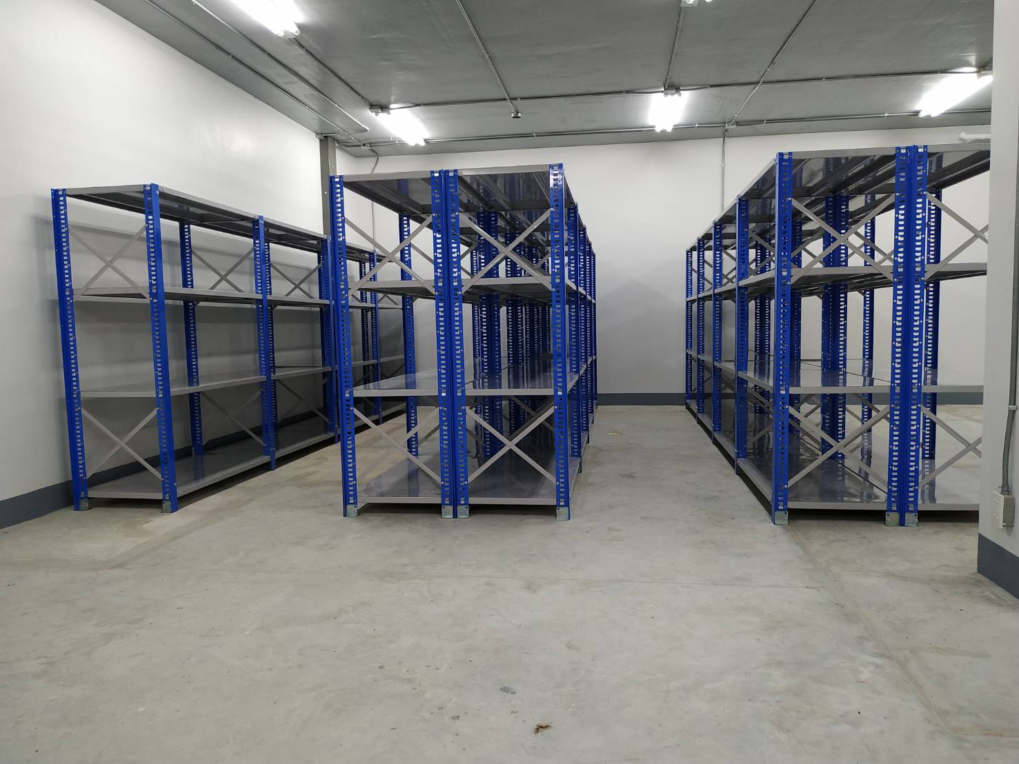 Micro Rack vs Medium Rack ต่างกันอย่างไร? เลือกแบบไหนให้เหมาะกับคลังสินค้าของคุณ